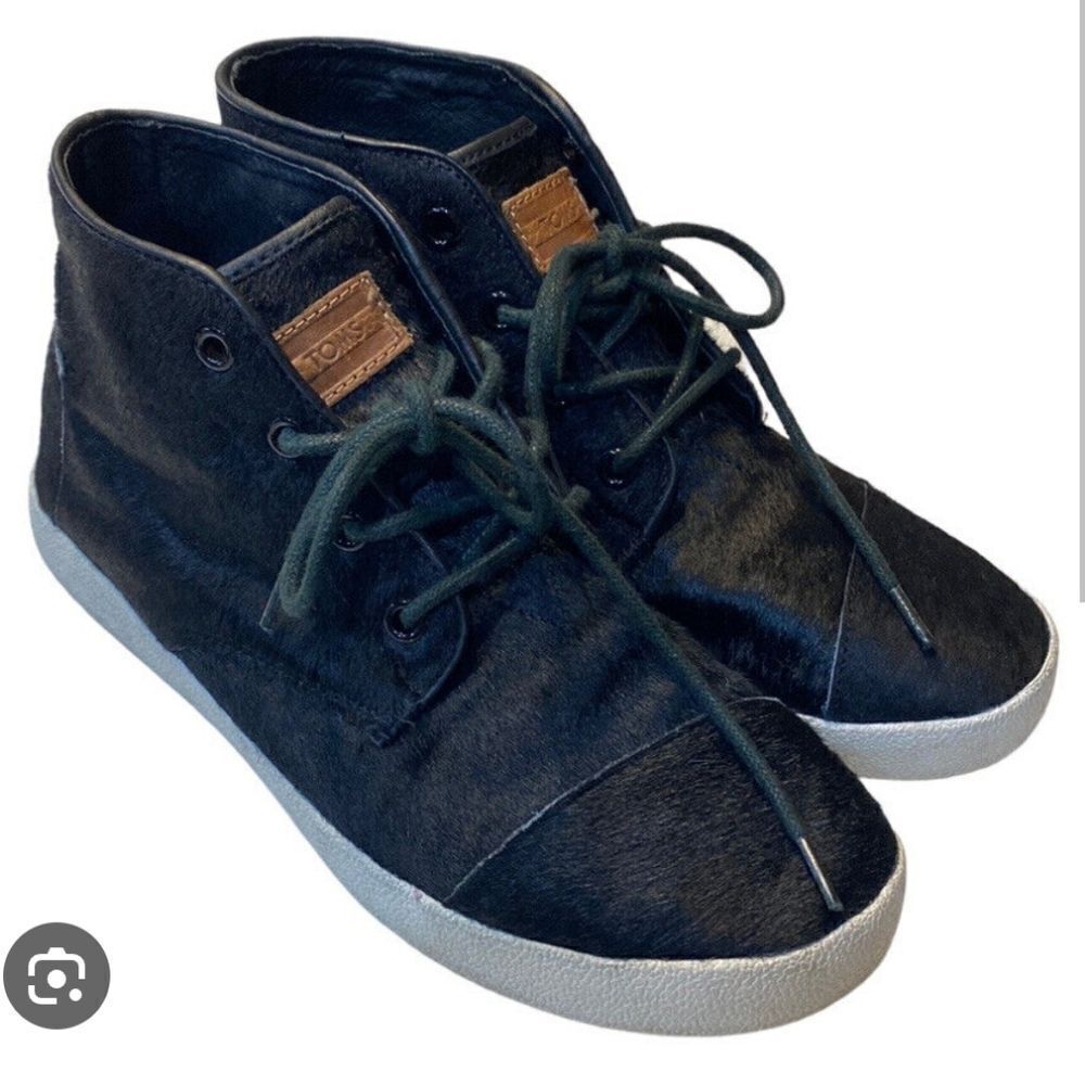 Toms Paseo Cow Hide High Top Sneakers in Navy Blue Size 6